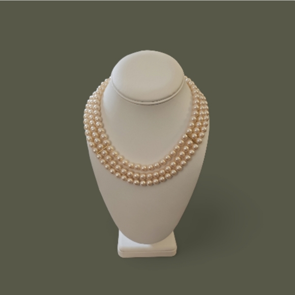 Triple Strand Signed RICHELIEU Cultured Pearl Vintage Necklace. - Picture 5 of 8